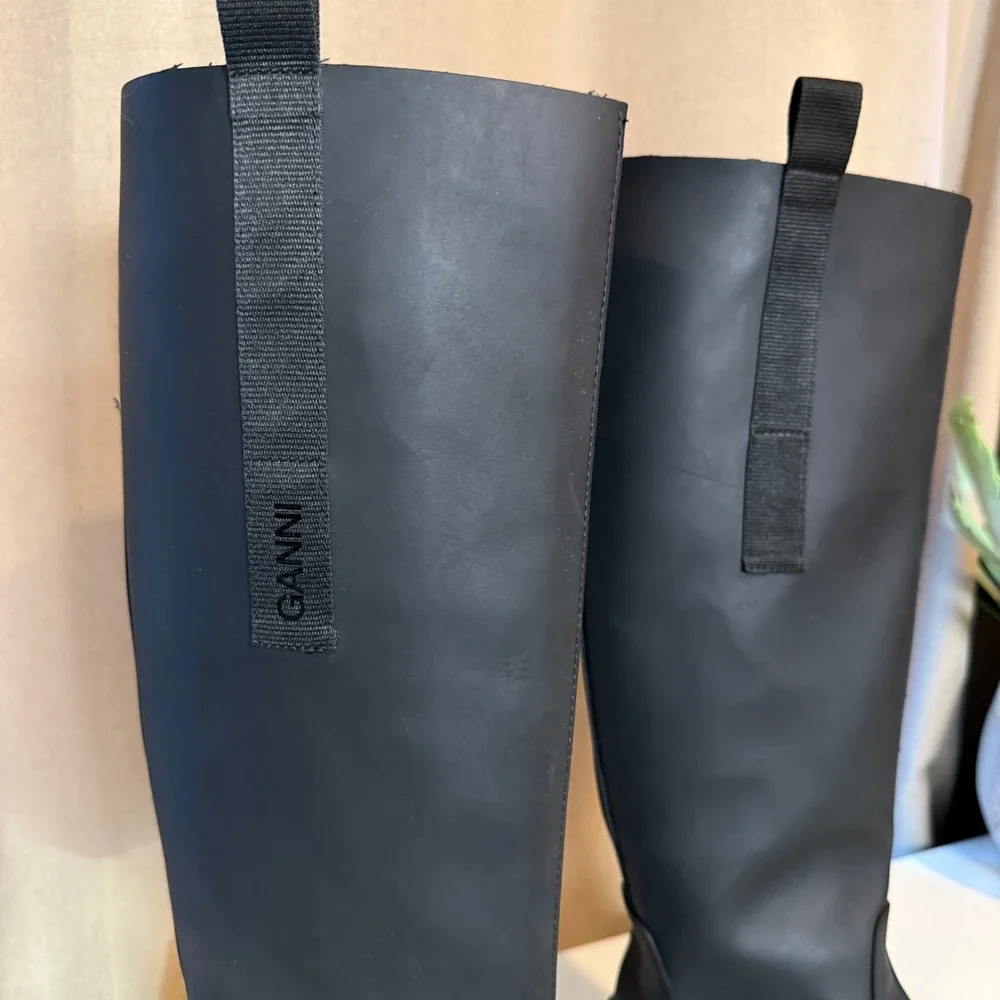 Ganni Black Recycled Rubber Knee High Chunky Lug Sole Boots EU 37 Womens